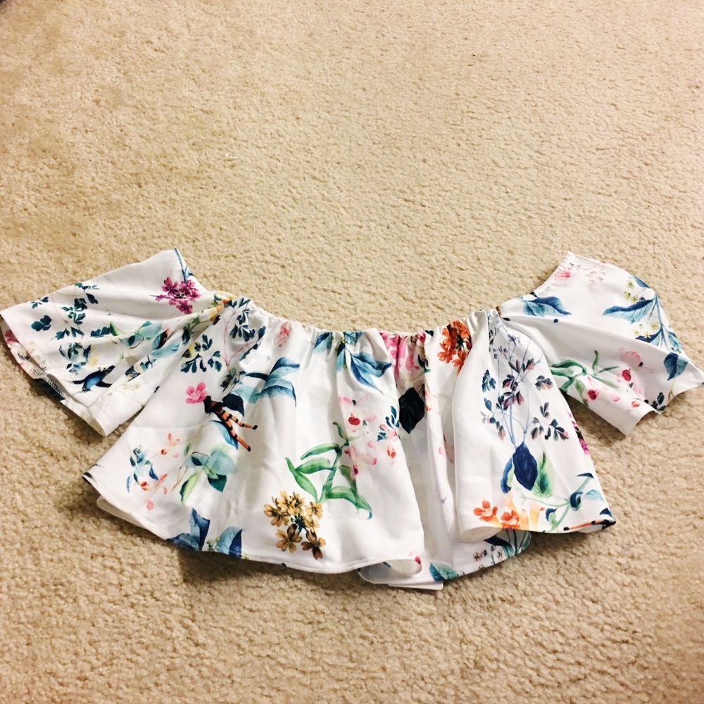 Tinsel Rack Iris Drop Shoulder Top (White floral)